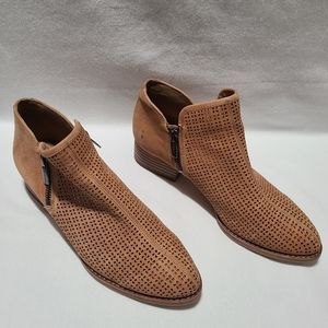 Vince Camuto Women's Perforated Anke Boots sz 6.5